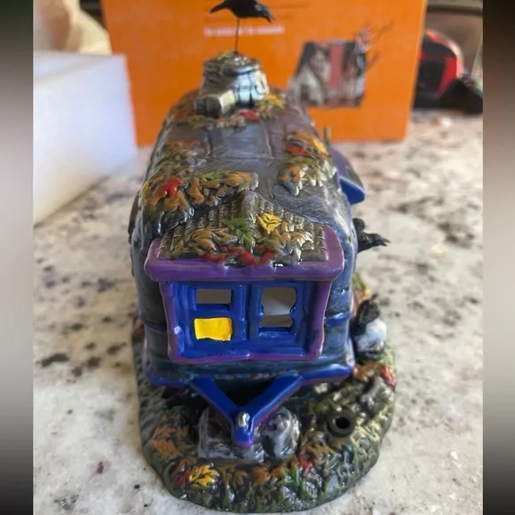 Department 56 Halloween Snow Village Retired Cackling Crow Caravan Dept 56 Lamp - Picture 4 of 12